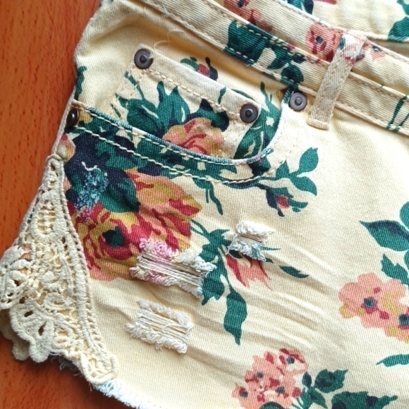 MUDD Yellow Distressed Denim & Lace Shorts - Picture 6 of 6